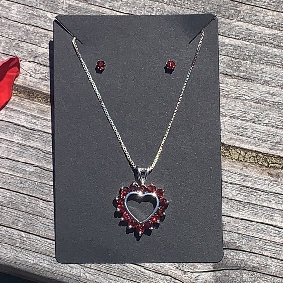 ❤️ Genuine Garnet Sterling Silver Necklace, Heart Pendant, and Studs ❤️ - Picture 3 of 13